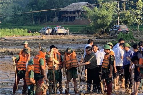 Thủ tướng Phạm Minh Chính thị sát tìm kiếm nạn nhân tại Làng Nủ, Lào Cai