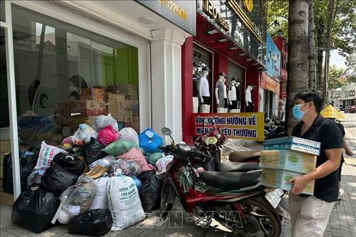 Lan tỏa mạnh mẽ tinh thần chung tay hỗ trợ vùng lũ