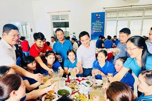 Những 'Bữa cơm Công đoàn' ấm tình người Dầu khí