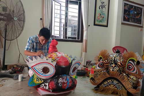 Những mùa trăng quê nhà