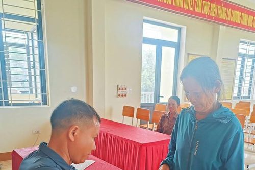 Xúc động danh sách ủng hộ đồng bào lũ lụt của một thôn nghèo ở miền Trung