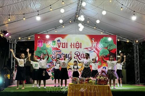 Trung thu ấm áp cho các em thiếu nhi tại Lào
