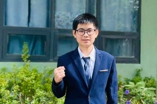 Học sinh giỏi Trường Newton với quan điểm 'cho đi là còn mãi'