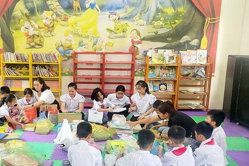 Ninh Bình: Gói ghém yêu thương gửi đến Trung Thu của trẻ em vùng lũ