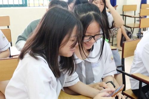 Trường THPT ở TP. Hồ Chí Minh cấm học sinh dùng điện thoại di động, kể cả giờ ra chơi
