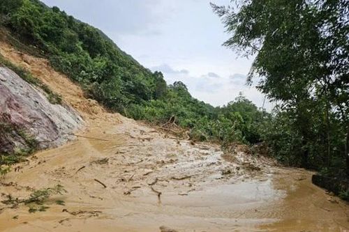 Sạt lở đất trên đảo An Sơn (huyện Kiên Hải, Kiên Giang)