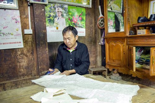 Nghề làm giấy người mông Tủa Chùa