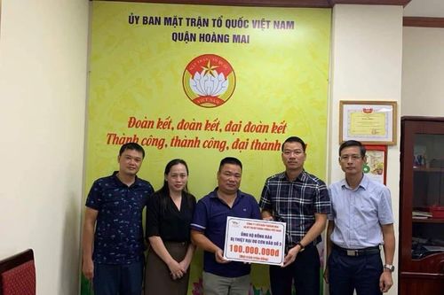 Quận Hoàng Mai trao 3,5 tỷ đồng ủng hộ đồng bào bị ảnh hưởng bão lũ