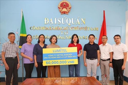 Những người con xa quê hương chung tay ủng hộ đồng bào lũ lụt