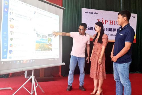40 học viên tham dự lớp tập huấn sản xuất nội dung đa phương tiện