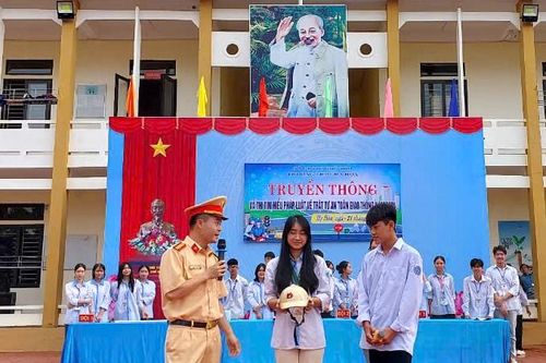 Truyền thông và thi tìm hiểu pháp luật về an toàn giao thông năm 2024