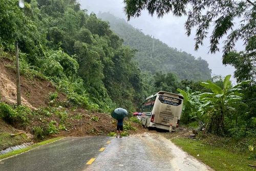 Nước lũ dâng cao, Thanh Hóa sơ tán khẩn cấp người dân