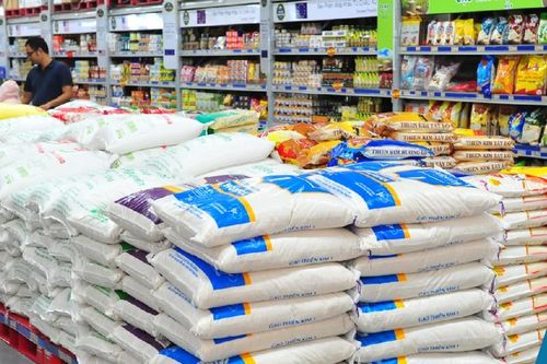 Doanh nghiệp chung tay ổn định thị trường tiêu dùng trong bão lũ