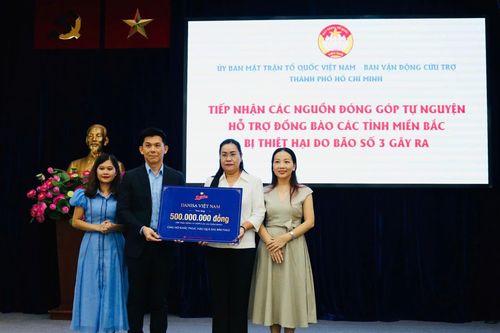 Những chiếc bánh quy bơ ngọt ngào gửi đến đồng bào bị ảnh hưởng bởi bão lũ