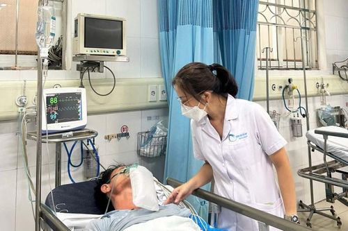 Người đàn ông nguy kịch do ngạt khí CO