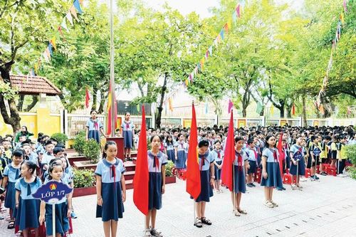Tránh 'lạm thu' đầu năm học