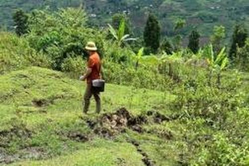 Xã Nậm Ty xuất hiện vết nứt dài 100m, Sơn La khẩn cấp di dời dân