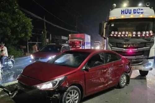 TP Hồ Chí Minh: truy bắt ô tô chở thuốc lá lậu như phim hành động