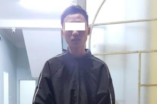 Giữa đường bị tóm