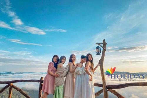 Chinh phục mây trời với tour săn mây Đà Lạt tại Dalat Holiday