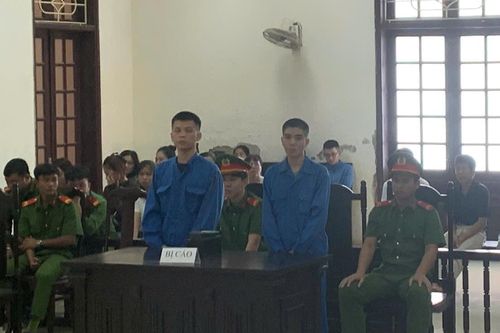 Vận chuyển 55.000 viên ma túy lấy tiền công, hai anh em họ lãnh án tử hình