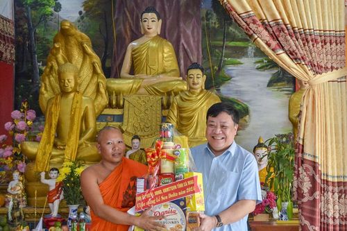 Mong muốn đồng bào tiếp tục tự lực, tự cường vươn lên