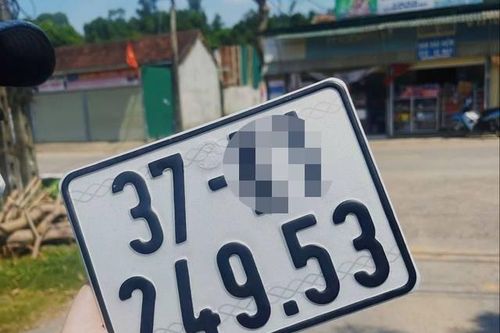 Cô gái ở Nghệ An suýt khóc khi bấm trúng biển số... '49.53'