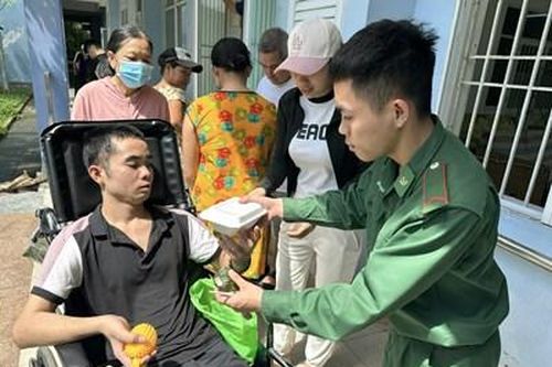 Bộ đội Biên phòng TP Đà Nẵng phối hợp tổ chức Chương trình 'Bữa cơm nhân ái'