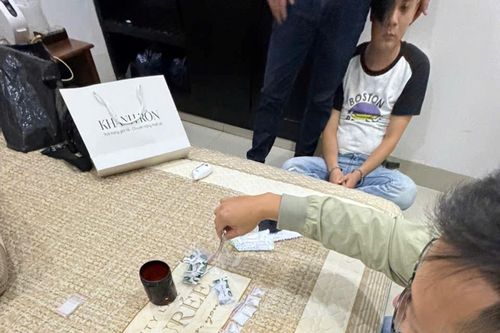 Bắt 2 đối tượng buôn bán ma túy