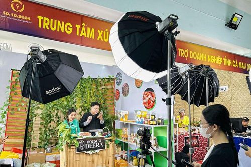 Phiên chợ số đầu tiên