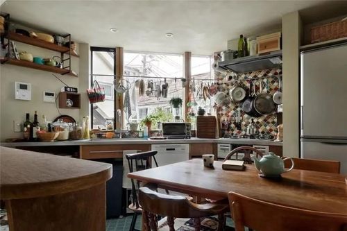 Ngỡ ngàng bên trong ngôi nhà 'ống khói' chỉ hơn 30m2