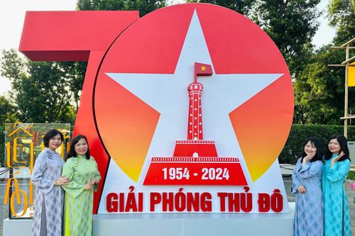 Lễ hội Áo dài Du lịch Hà Nội 2024: Cầu nối du khách quốc tế và di sản Thủ đô