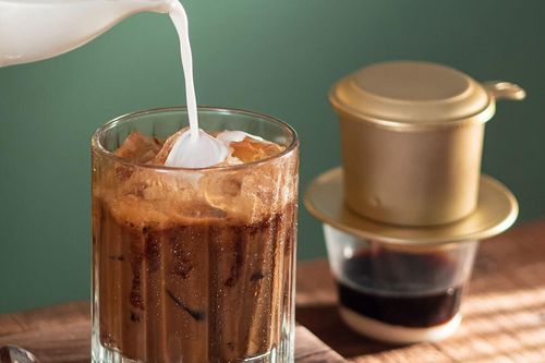 Người tiêu dùng Việt sắp phải chi 100 nghìn đồng cho ly cà phê
