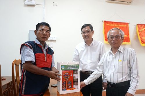 Sở Nông nghiệp và Phát triển nông thôn Khánh Hòa: Gặp mặt đoàn đại biểu về dự Đại hội đại biểu các dân tộc thiểu số tỉnh lần thứ IV, năm 2024