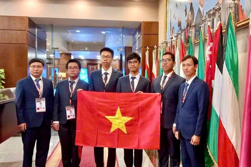Học sinh Việt Nam giành 38 huy chương, bằng khen tại các kỳ thi Olympic 2024