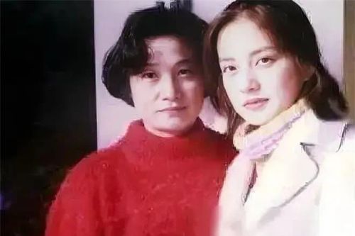 Cuộc sống hiện tại của mẹ Triệu Vy: Con gái nổi tiếng bị cấm sóng, chồng cũng qua đời, con trai ly hôn nhưng mất một nửa tài sản