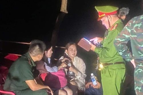 Băng rừng tìm 2 nữ du khách đi lạc