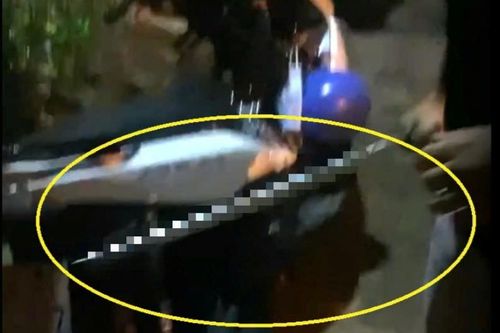 Bị đòi nợ, giám đốc công ty vác kiếm chém trọng thương nhân công