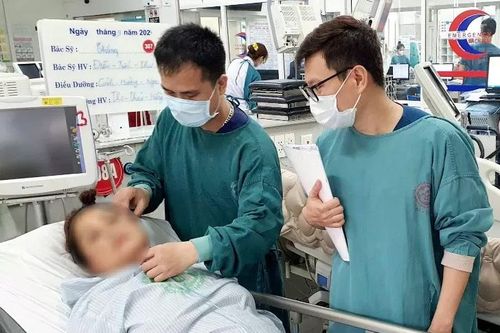 Uống 'nước chữa bách bệnh', nhiều người nhập viện nguy kịch
