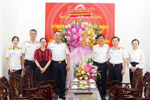 Vùng 3 Hải quân thăm, chúc mừng Ngày truyền thống công tác Dân vận của Đảng