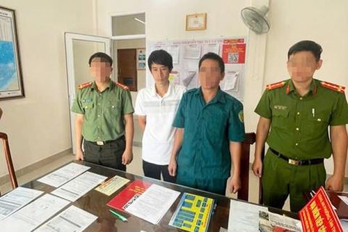 Khởi tố 2 đối tượng tổ chức cho người nước ngoài ở lại Việt Nam trái phép