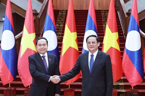 Chủ tịch Quốc hội Trần Thanh Mẫn hội kiến Thủ tướng Lào Sonexay Siphandone