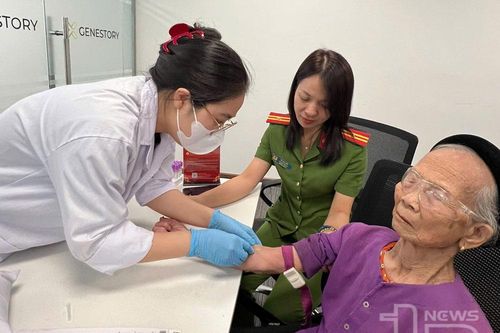 Gặp mặt Mẹ Việt Nam Anh hùng và thân nhân liệt sĩ tham gia lấy mẫu ADN