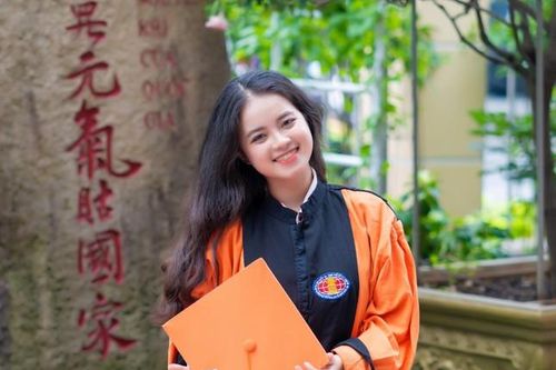 Nữ sinh Việt giành học bổng của chính phủ Mỹ nhờ bài luận viết về công việc của ba