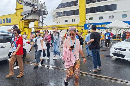Tàu Costa Serena đưa gần 3.500 du khách quốc tế đến Đà Nẵng