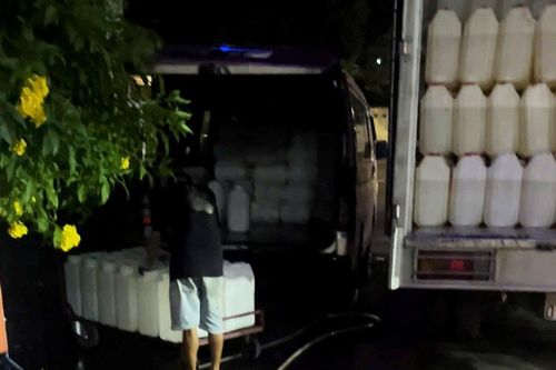 Ẩn họa từ những chuyến xe mang 'bom xăng' tung hoành tại Móng Cái