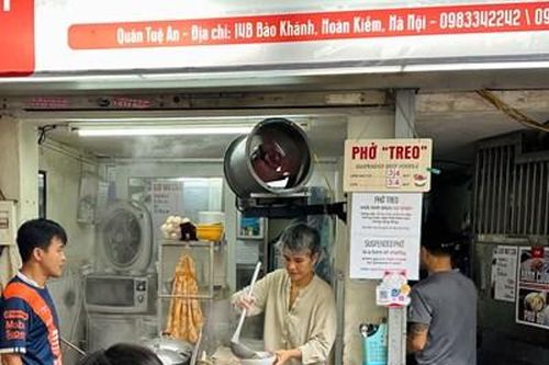 Phở 'treo' Hà Nội: Bát phở của sự sẻ chia