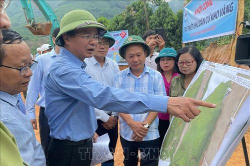 Khắc phục khó khăn, sớm hoàn thành khu tái định cư cho người dân mất nhà do mưa lũ