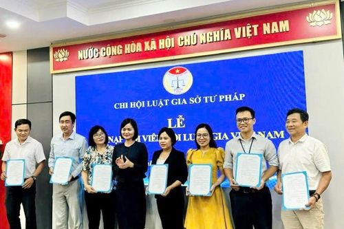 Chi hội Luật gia Sở Tư pháp tỉnh Khánh Hòa: Kết nạp mới 32 hội viên Hội Luật gia Việt Nam