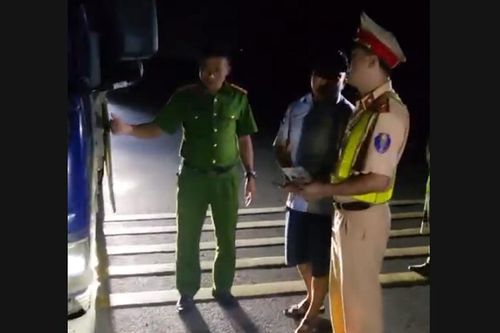 Kiên quyết xử lý đối tượng lợi dụng đêm tối đổ trộm phế thải